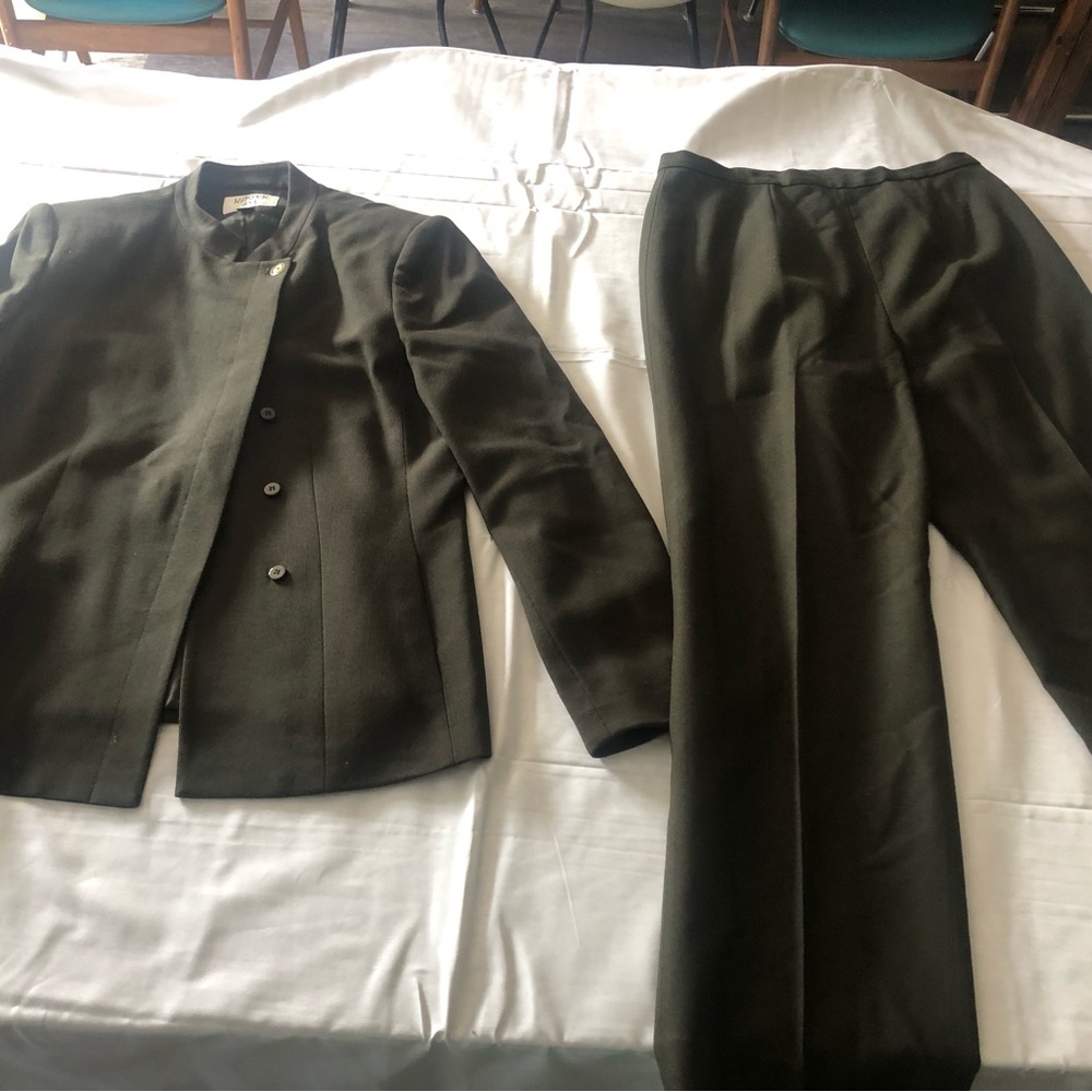 Kasper Dark Green Pants Suit